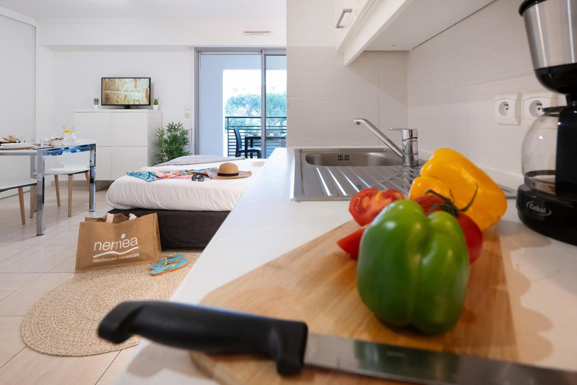 Nemea Appart Hotel Le Lido Cagnes Sur Mer Экстерьер фото
