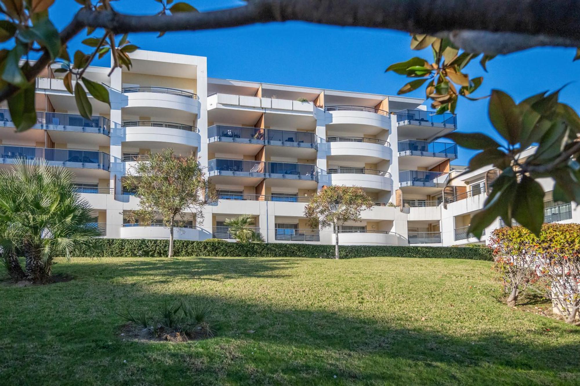 Nemea Appart Hotel Le Lido Cagnes Sur Mer Экстерьер фото